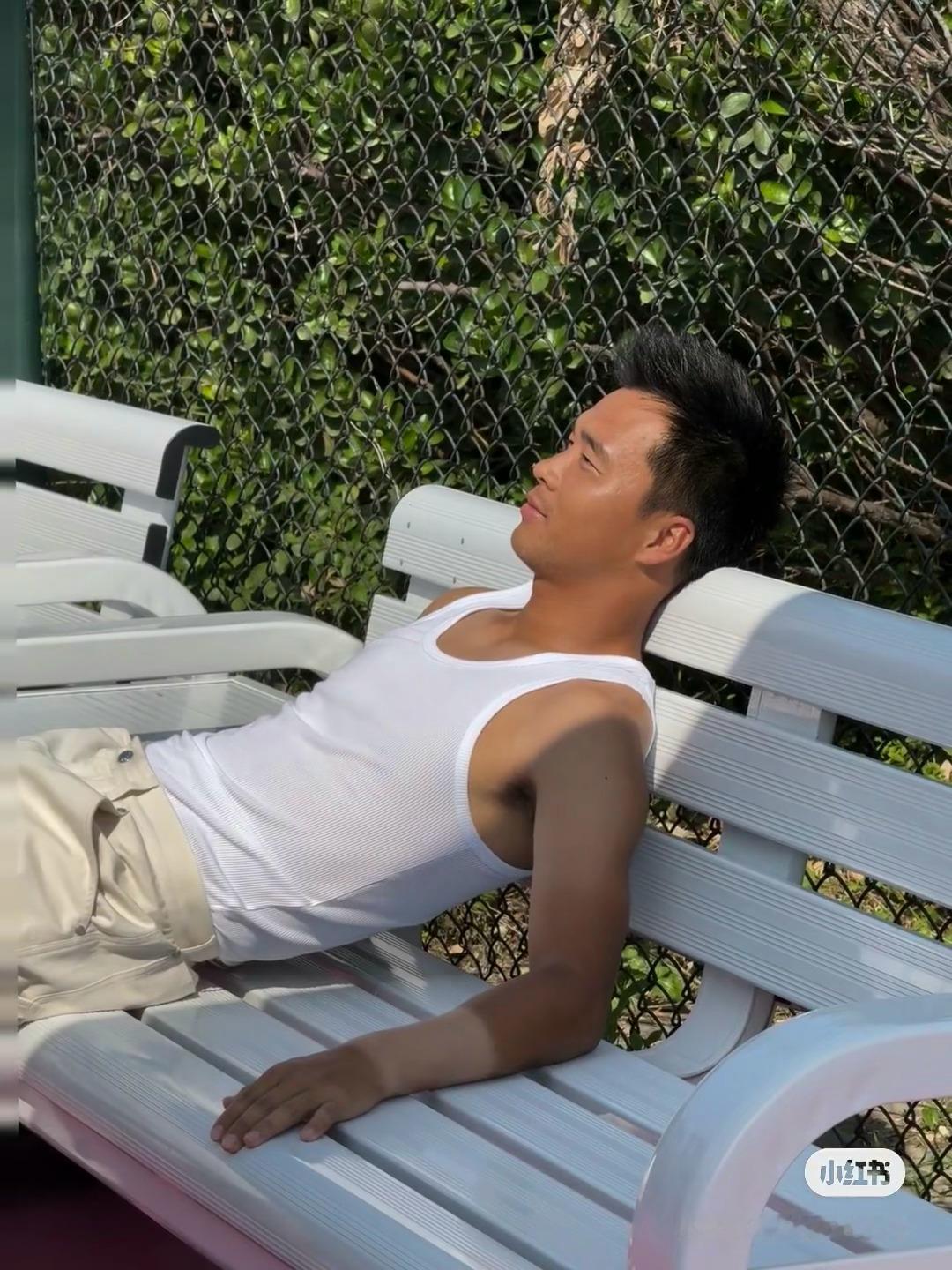 孙发京拍摄时尚杂志大片自评：“也是好起来了”[鼓掌]网球[超话]热点解读孙发京首