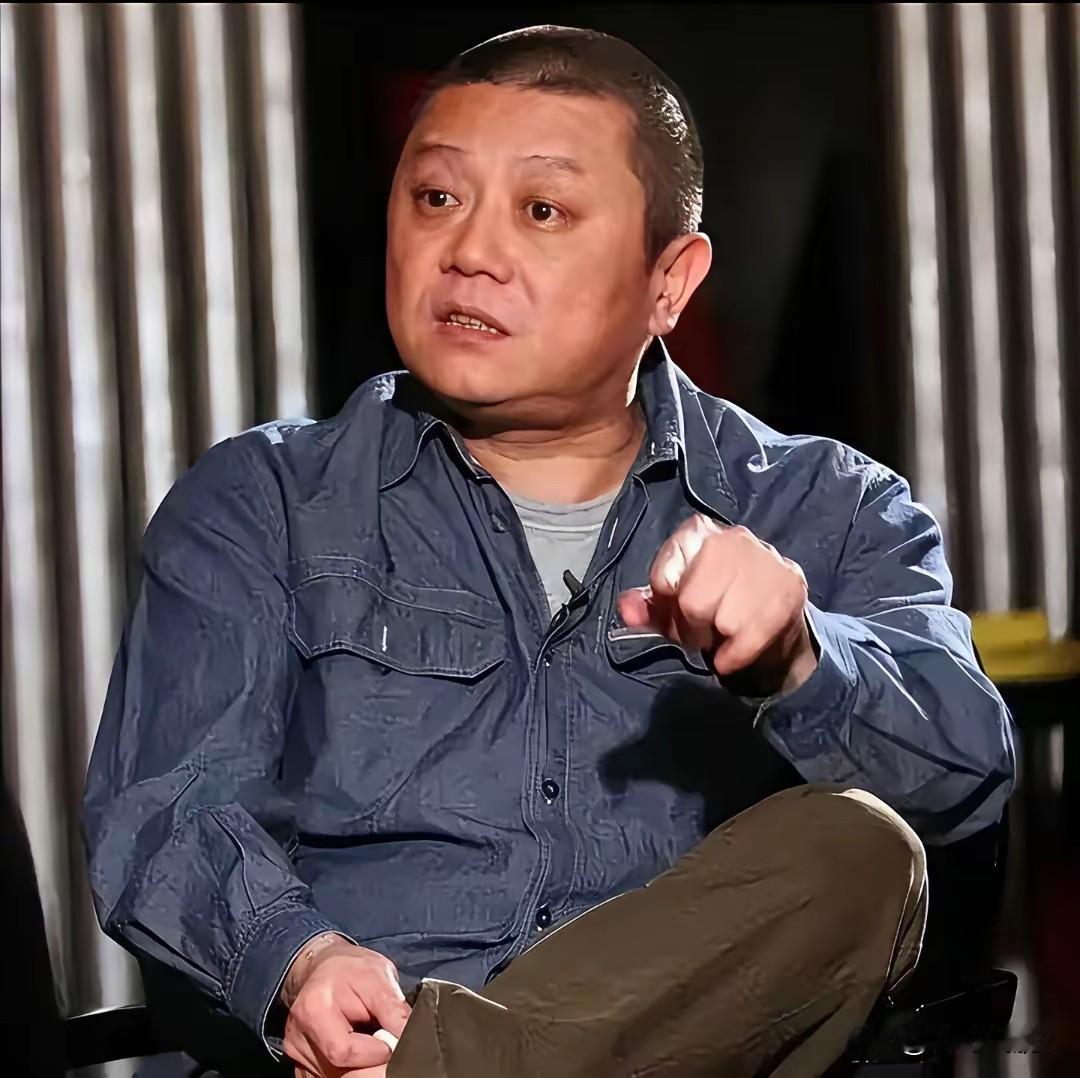 王朔翘着二郎腿曾直言：台湾就是一个小岛，你打它干什么？只要把台湾海峡划成战区，台