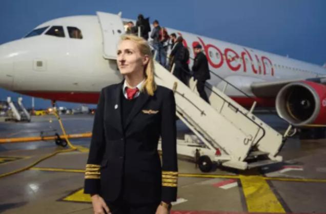 曾经一位德国空姐说，“希望我们的航班不要去中国，不然我就辞职。”机长疑惑的问她，