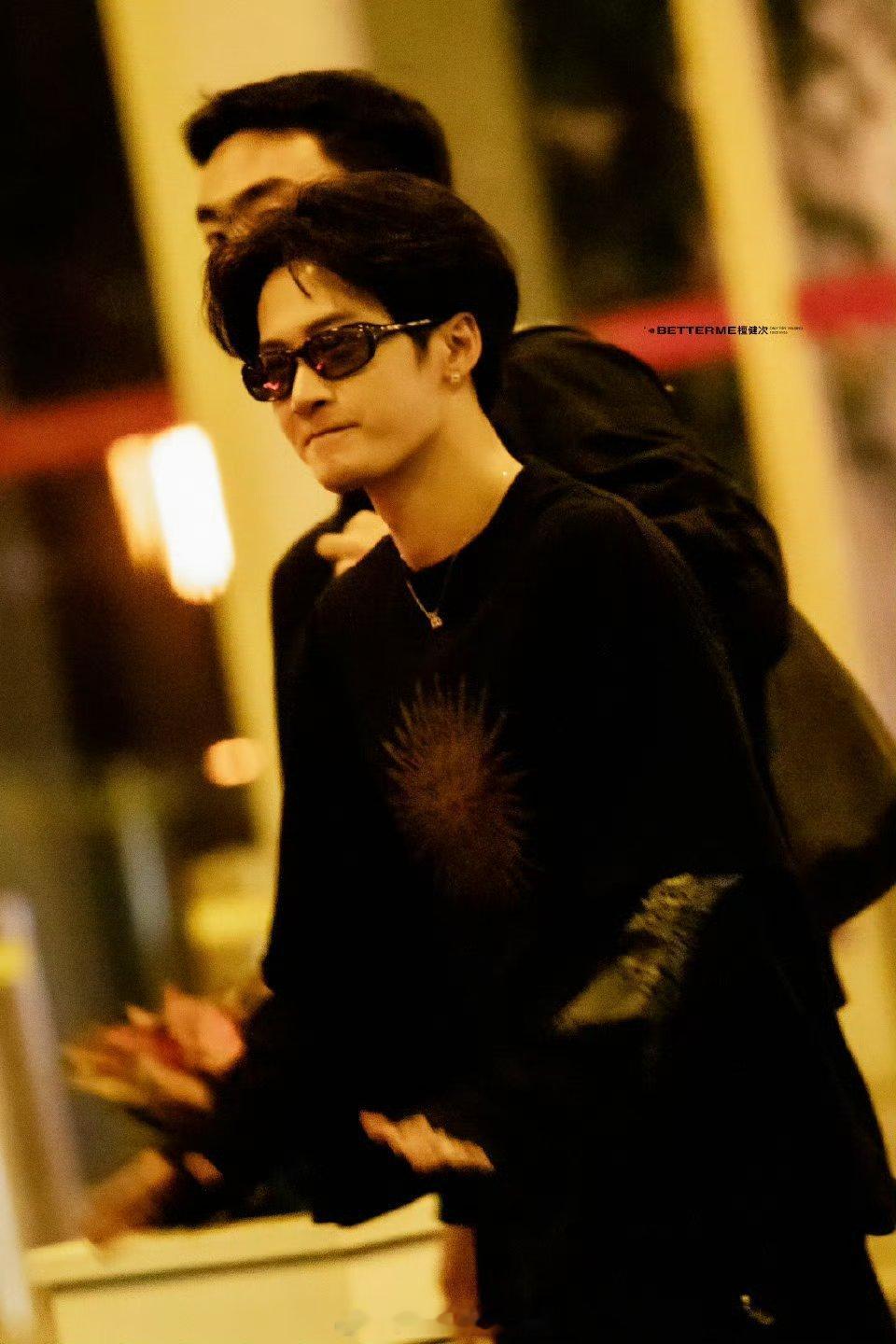 健次不语 只是一味的撩头发 檀健次欧珑全球品牌代言人 jct檀健次亓宏刚 