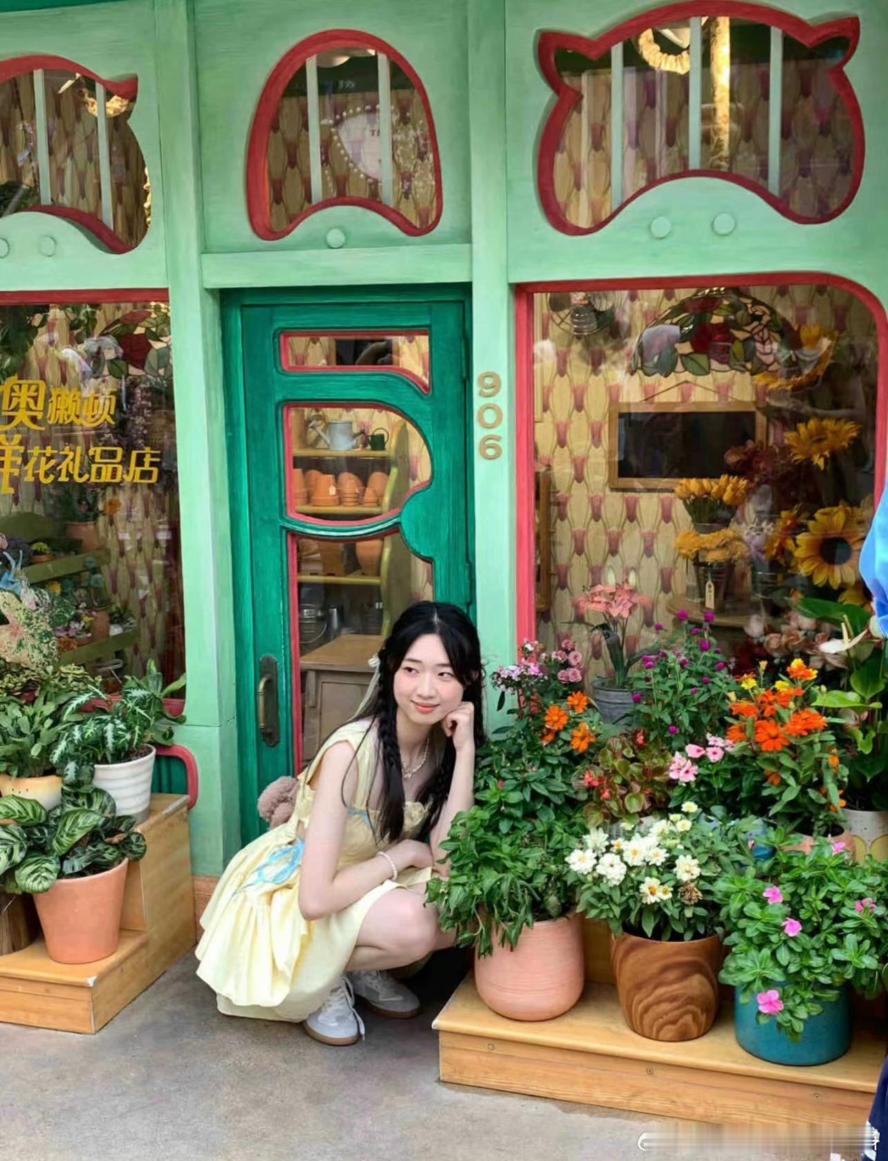 怎么会有黄雨婷这样美好的女孩子？做什么都做得好，努力 优秀 漂亮 有上进心！小小