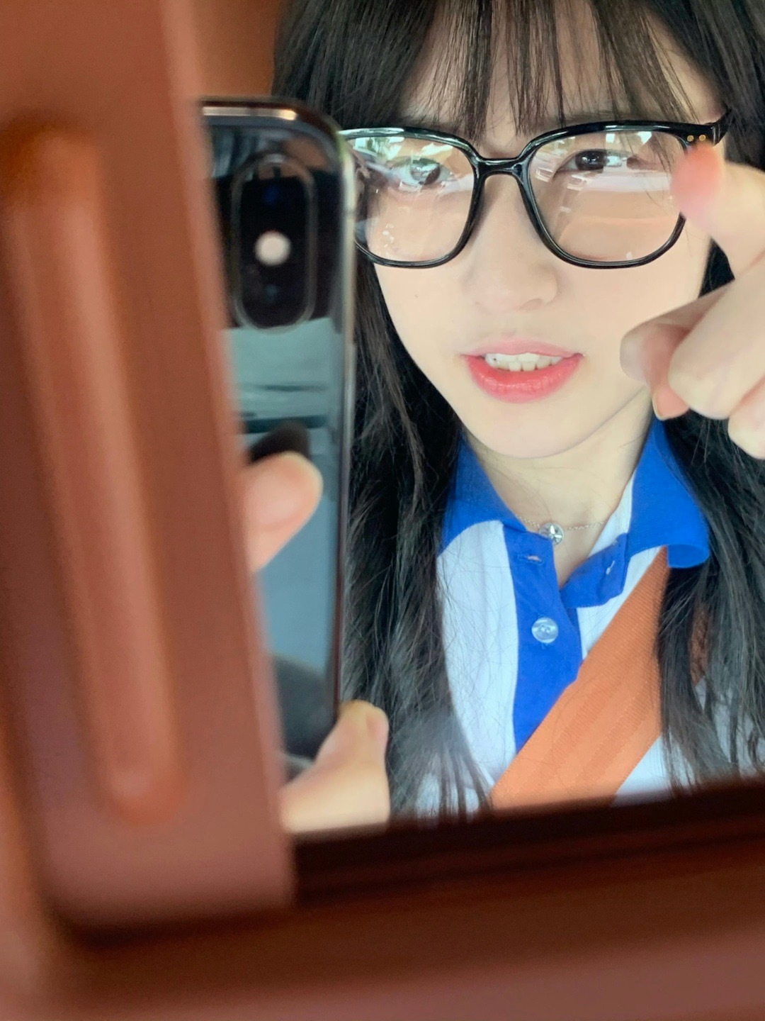 分不清口红被闺蜜阴阳怪气，大家评评理，如图，昨天我刷到了个口红色号很好看，她纠正