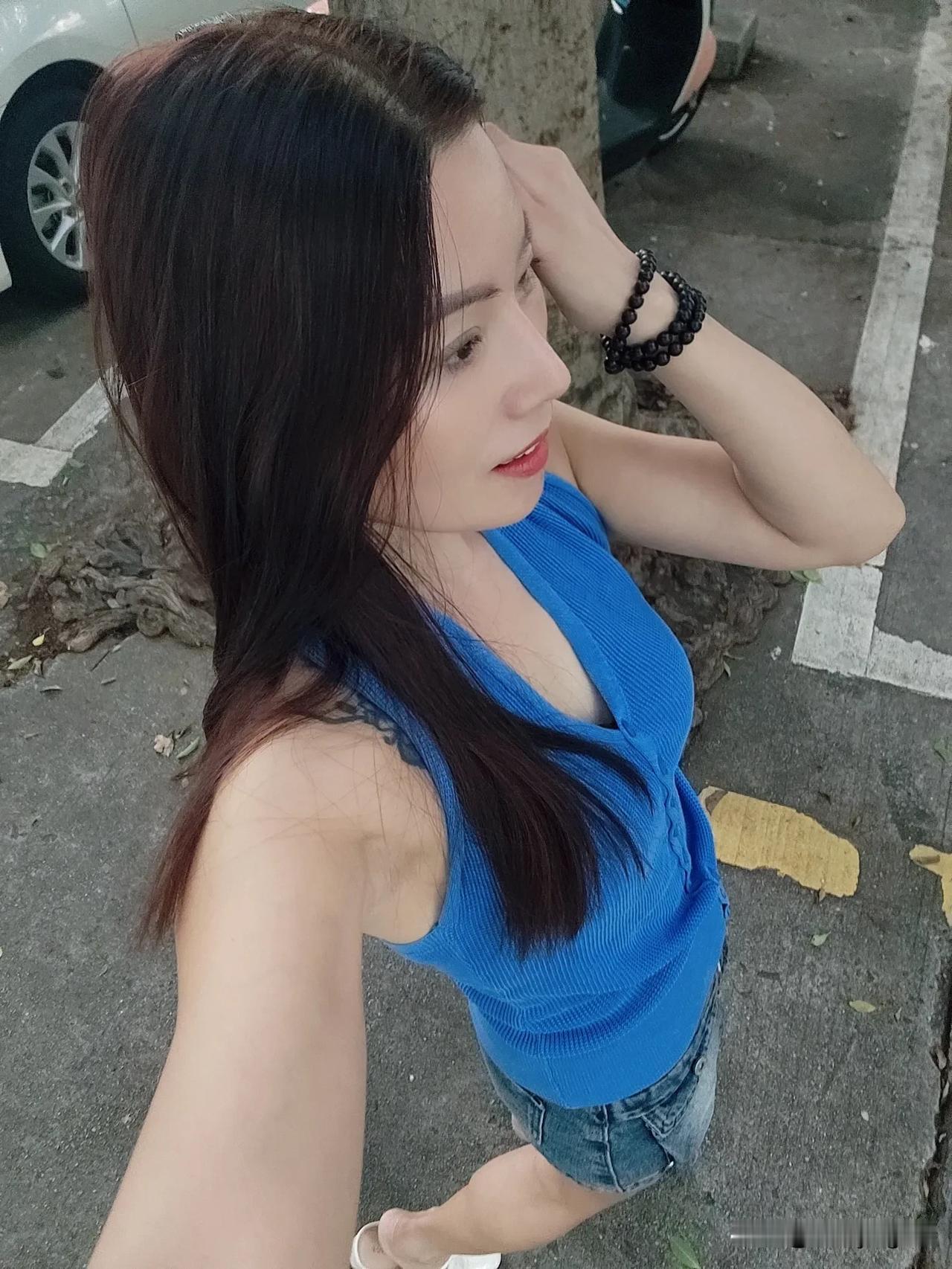 简单随心，开心过好每一天，早安吖🌞记录自己的点点滴滴 日常穿搭分享 随性洒脱 