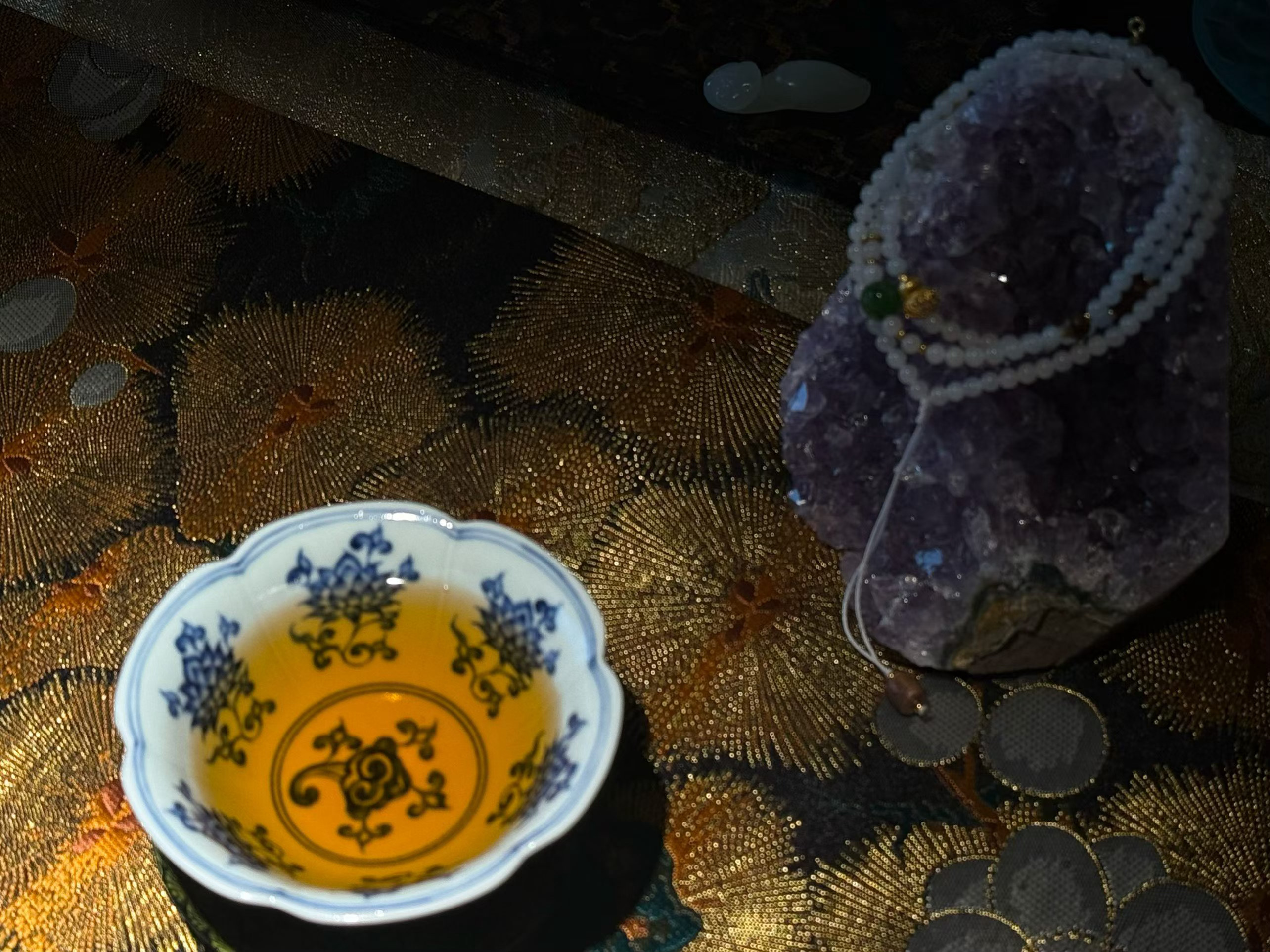 品茶赏器交友  日子匆匆，好在有茶，慰风尘，安身心。 