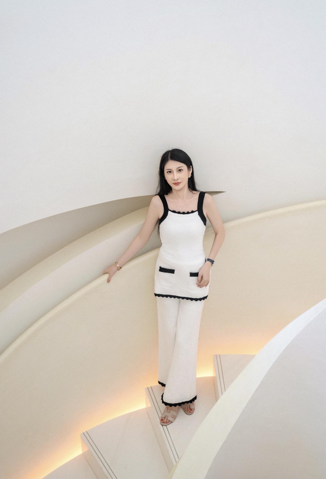 什么样的女人算自然美笑容真诚，不是刻意假笑。