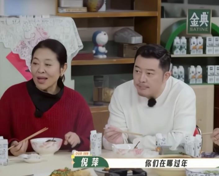 罗晋其实在这段婚姻里，牺牲也挺大的，

一般在江西老家的习俗是要带媳妇回家过年的