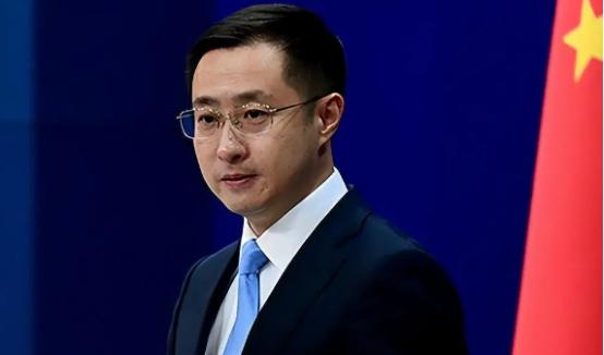 你以为巴拿马抢了中国港口，中国会搞制裁？错了，中国连制裁两个字都没提，全程按国际