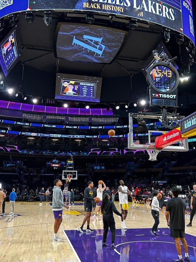 休了一个假期回来大伙手感都相当不错啊湖人vs快船