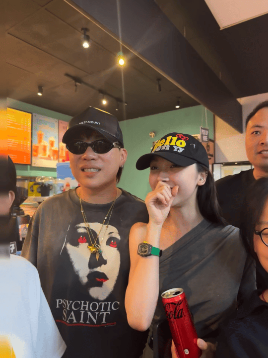 胡彦斌 同样的路 不要走第二次啊个个都那么抓马的吗我没想到是胡彦斌是更想公开那一