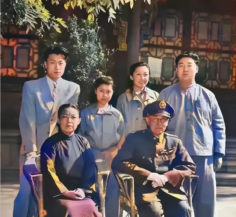 1914年，阎锡山31岁娶了一个14岁的小妾。结婚当晚洞房花烛夜，没想到阎锡山对