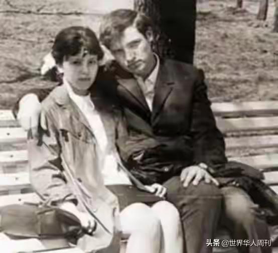 卢卡申科与他的妻子，初恋的他们少来夫妻挺亲密的。只是老来伴的他们却分居了27年，