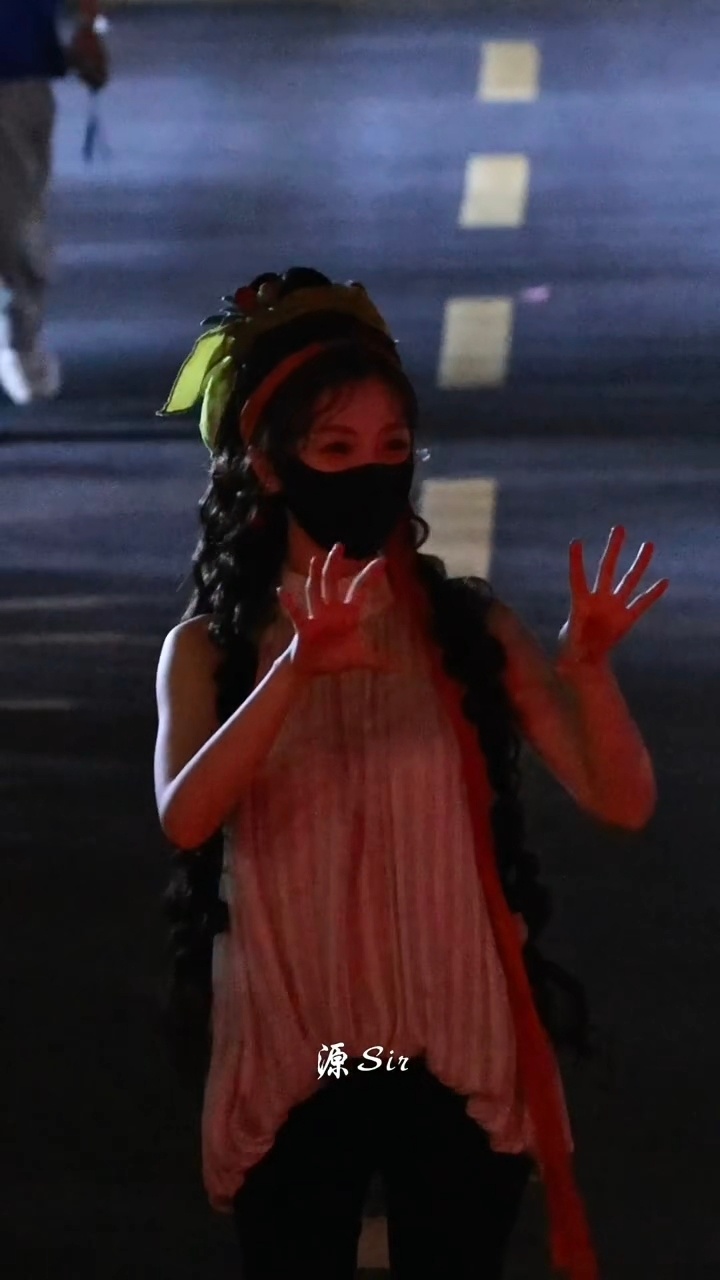 嗷呜嗷呜🐯后是萌萌兔叽🐰这谁受得了！虞书欣何盼