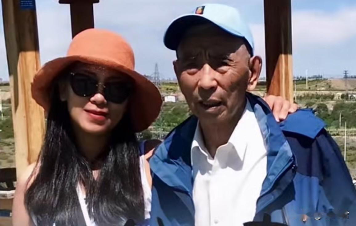 不管不问，不揽责，不反对，“随你们”。
我的爸爸似乎是一位不太善于表达感情的男人