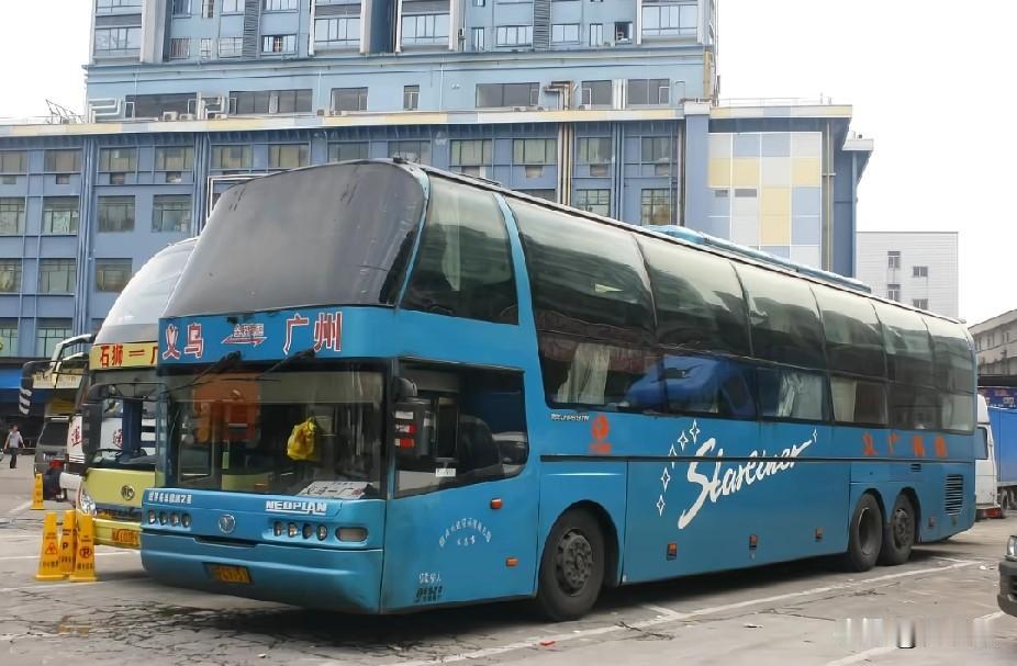 广州市曾经的省际长途线路（九），不知还有多少在跑？
义乌—广州
福鼎—广州
上海