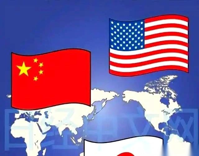 美的在新洗衣机里，塞了根东西，直接冲着袜子里的脚气真菌去的。
号称能干掉99.9