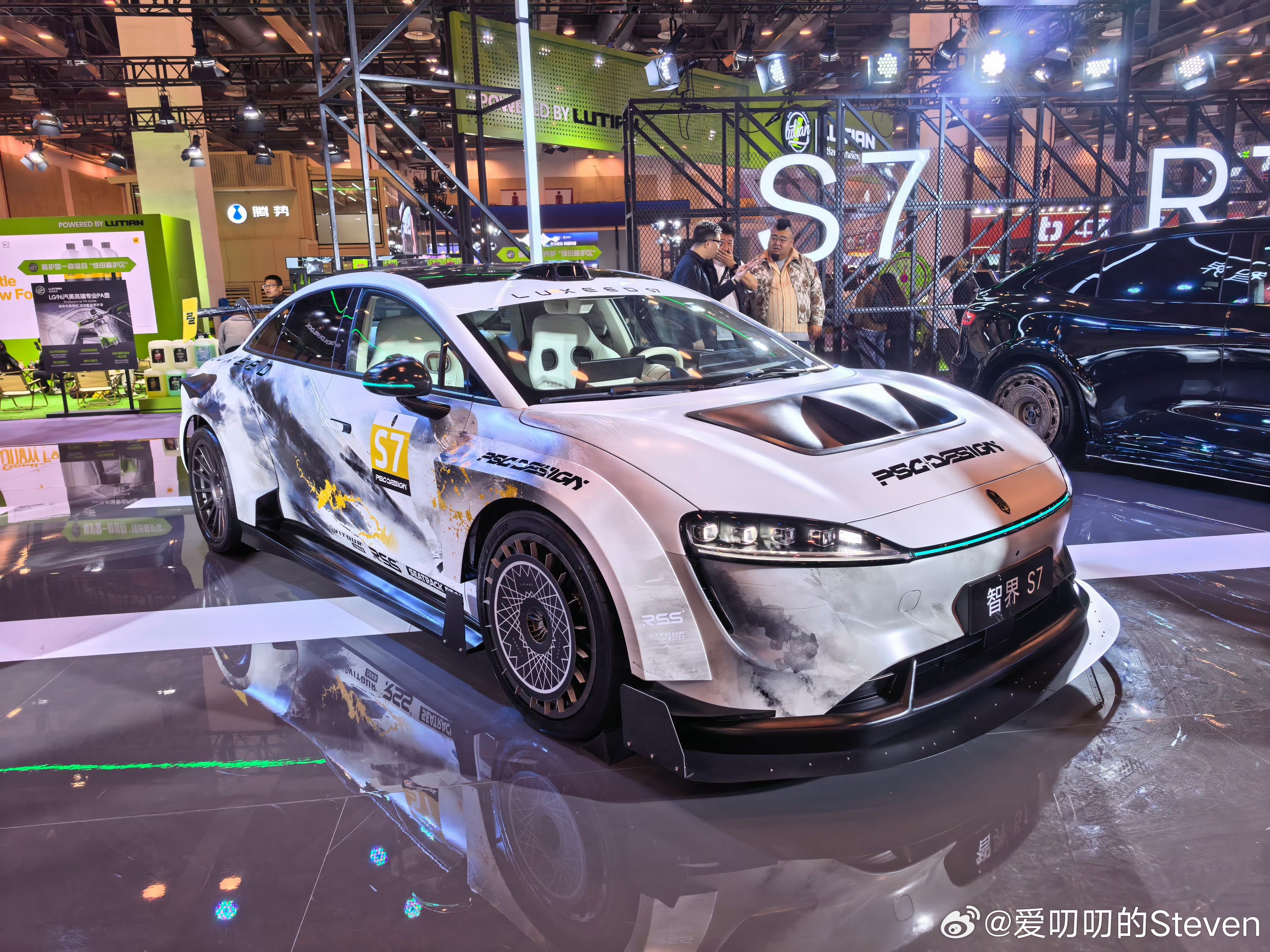 苏州GTshow智界S7 赛版还挺帅，这要是能上路回头率应该很高。新能源牌照啥时