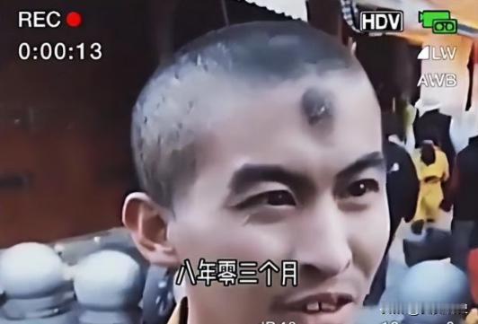 山西男大学生，失恋后不再相信爱情而出家，8年时间徒步3700公里拉萨，每走七步跪