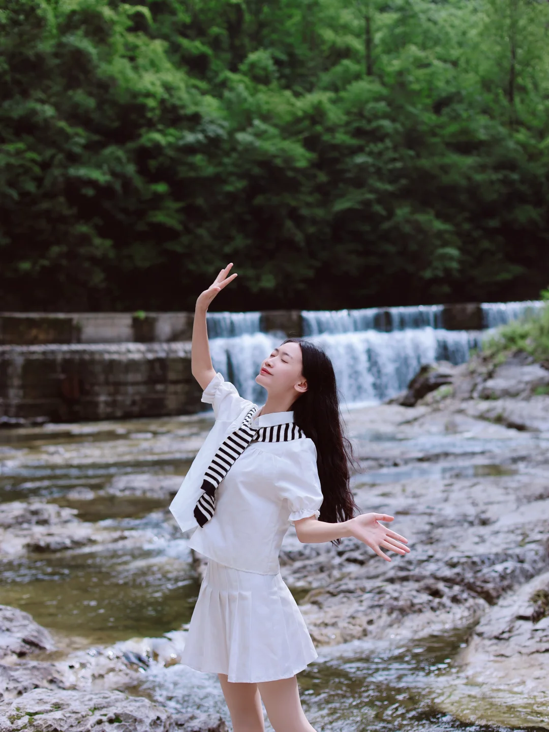 逃离酷暑！爬山溯溪解锁夏日清凉⛰️💦