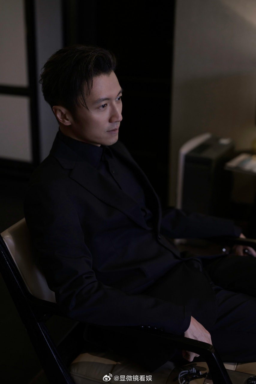 谢霆锋上班后变成了考拉 谁懂啊家人们！谢霆锋长了张高冷男神脸，上班后却变成软萌考