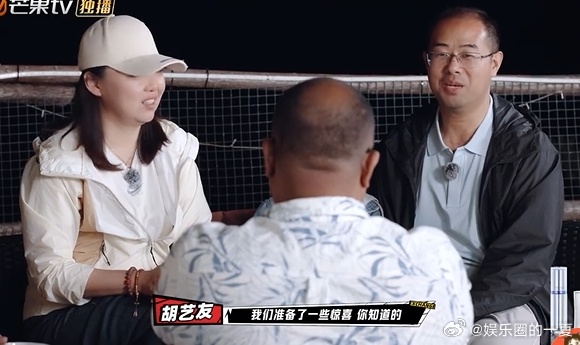 斯里兰卡友人为妻子准备烟花惊喜 跨越国界的不止是烟花，还有藏在细节里的温柔。乌梅