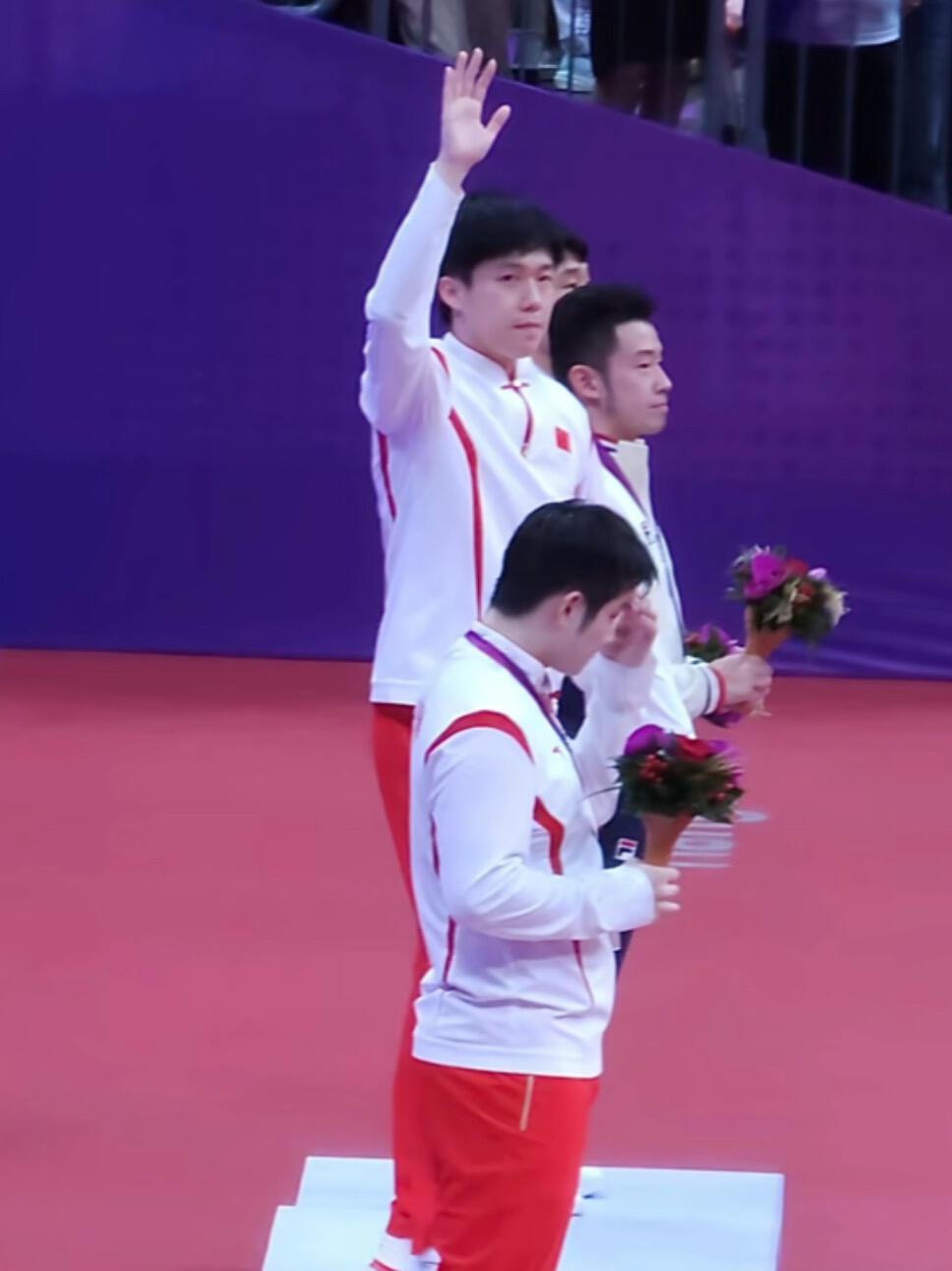 是这个亚运四冠王，崭露头角，一战成名，王楚钦的欢呼声不断，比赛上认识了！
此次时