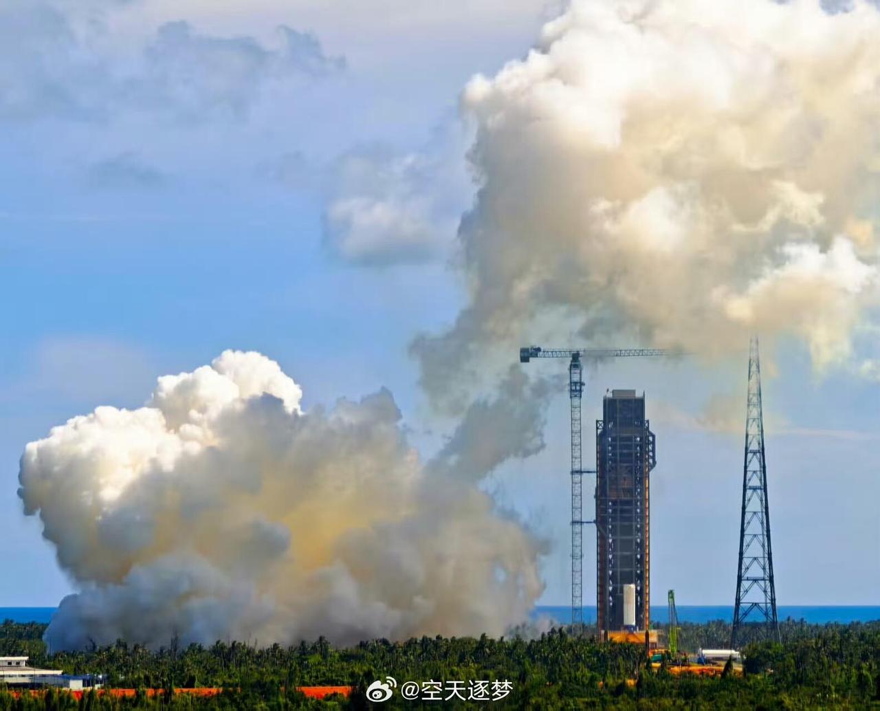 家人们，大消息！9月12号，咱们在文昌航天发射场，成功完成了长征十号系列运载火箭
