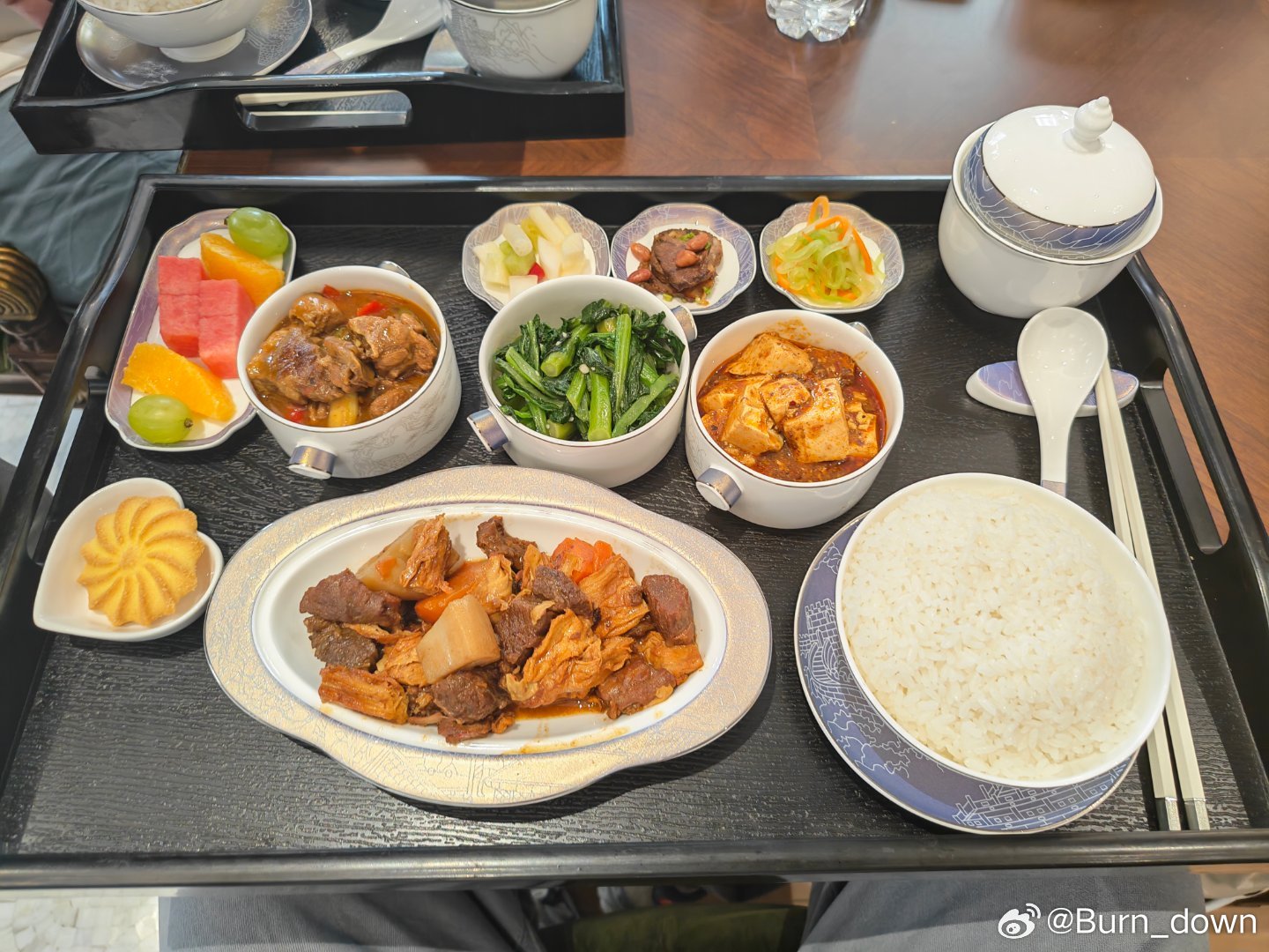 开启中午简餐 