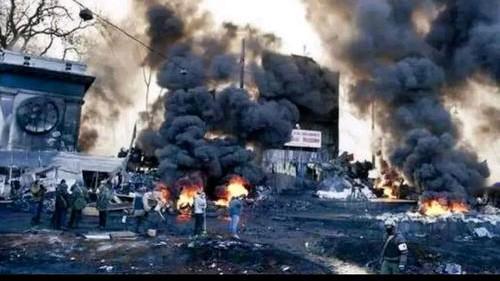 普京官邸遭到乌克兰大规模无人机的袭击，这不但使俄乌和谈受阻，乌克兰的总统府也可能