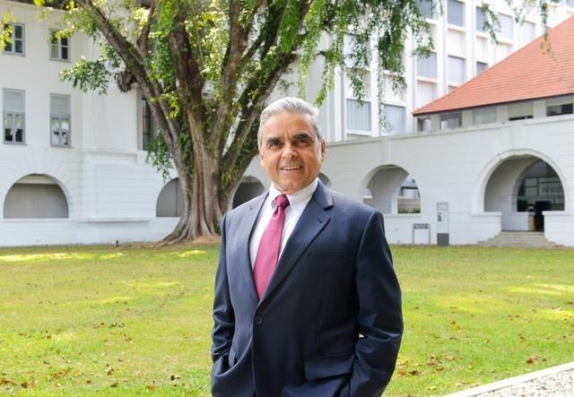 亚洲正在酿成“大祸”！新加坡外交家马凯硕警告，亚洲各国眼看西方打压中国却一声不吭