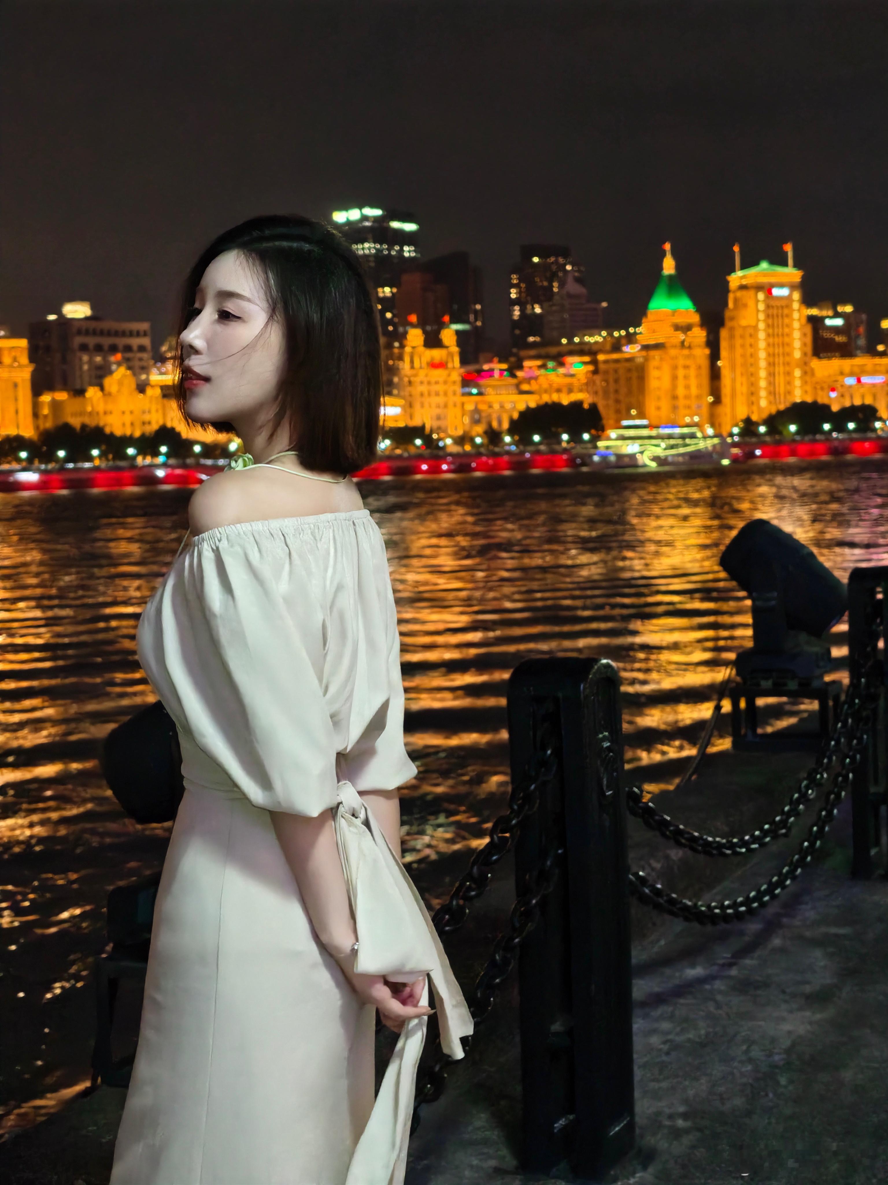 现在发短袖也合理吧🤔还没到12月份呢