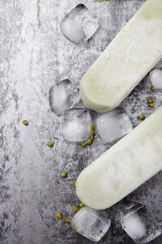 你吃过最便宜的冰棍多少钱一根? 不同年代，冰棍价格差别巨大。对于 70、80 后