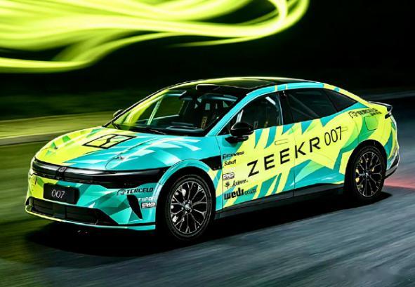 铜色轮毂这么好的元素不用？我寻思这种风格的漂移赛车不是更漂移赛车？当然车身日系元