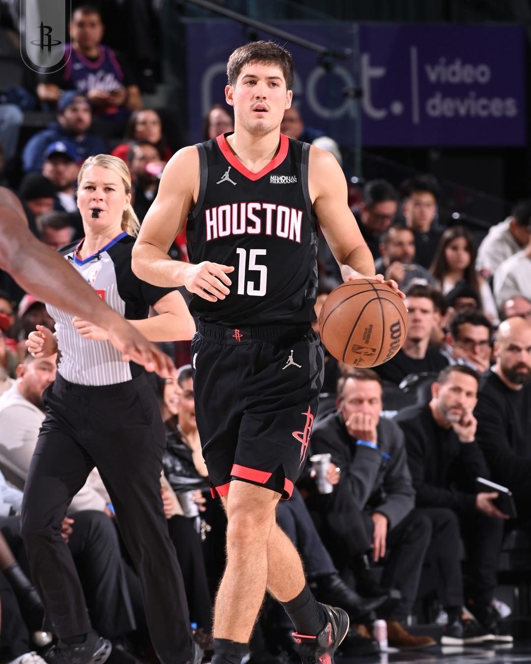 明日vs骑士，火箭将身穿黑色球衣！这套球衣目前3胜2负骑士vs火箭休斯顿火箭篮球