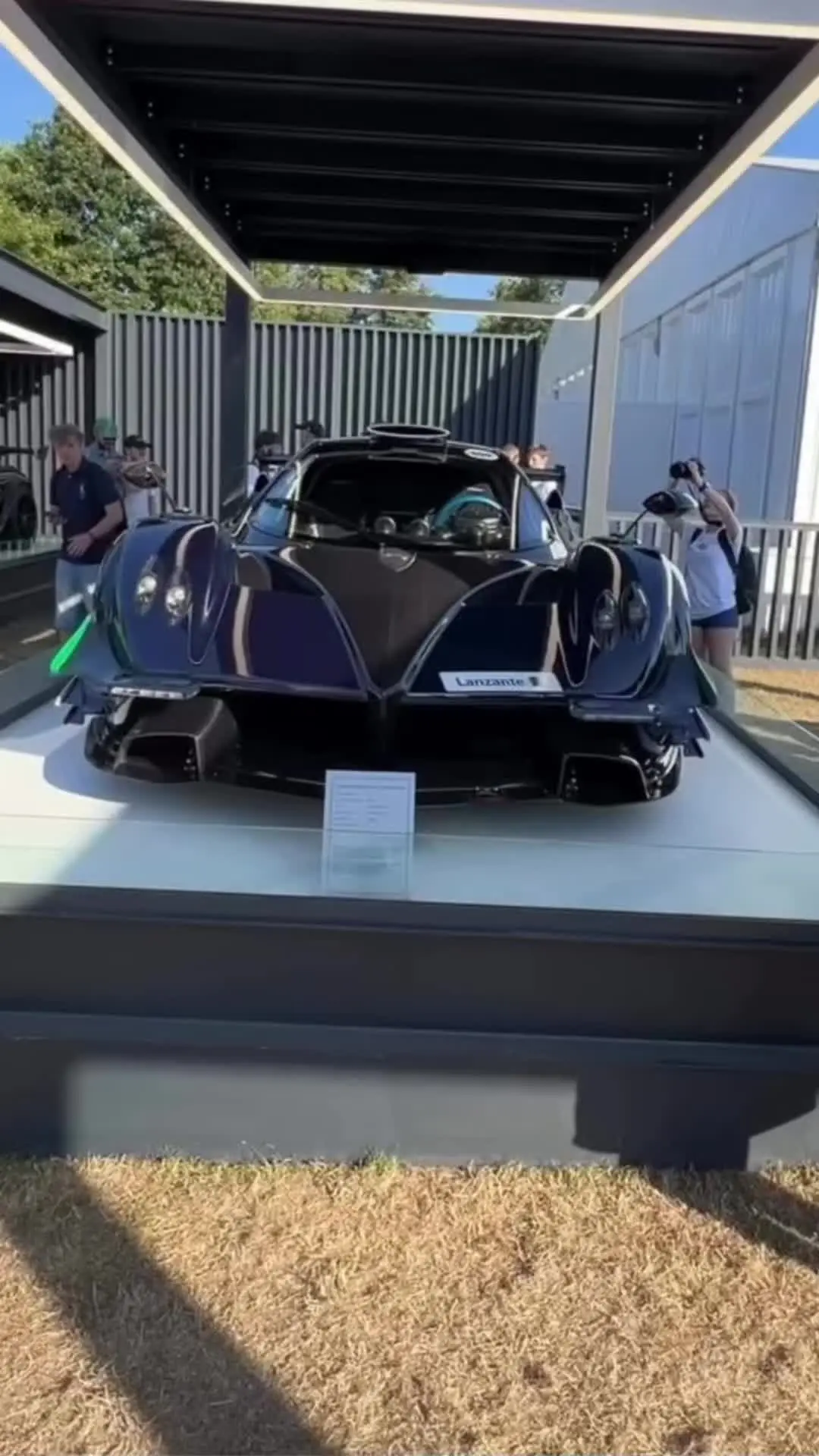 差点忘了这台帕加尼zonda revolution也是能上路的