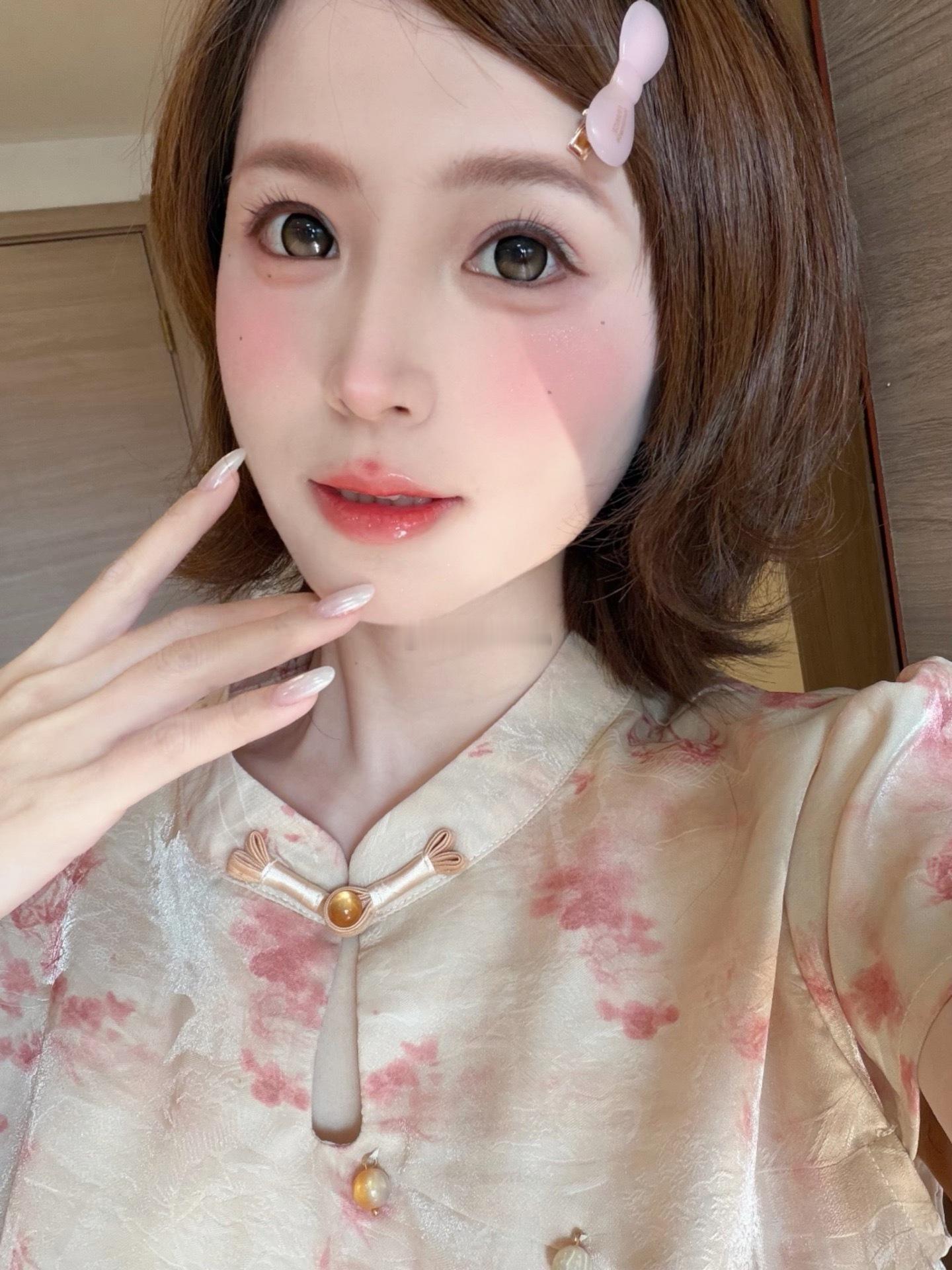 🥛雾面黑茶中和奶光甜腻✨打造圆钝无辜娃娃眼弱化眼白留白 秒变幼态少女感 ​​​