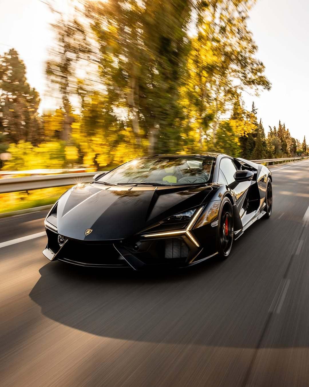 Lamborghini Revuelto ​​​