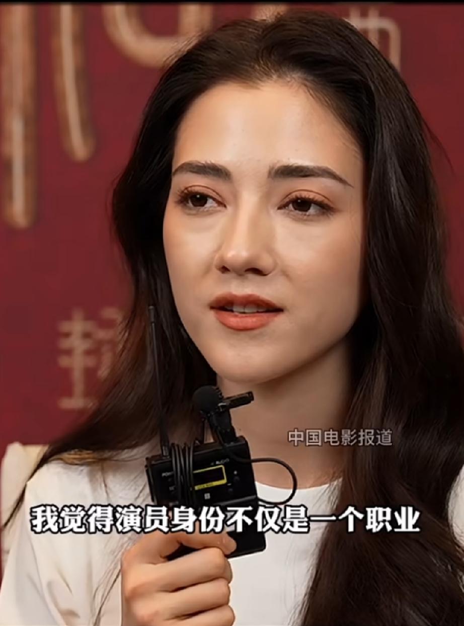 娜然和章子怡谁更好，更适合做霍太太

近来因为娜然霍启山即将结婚的传闻，章子怡又