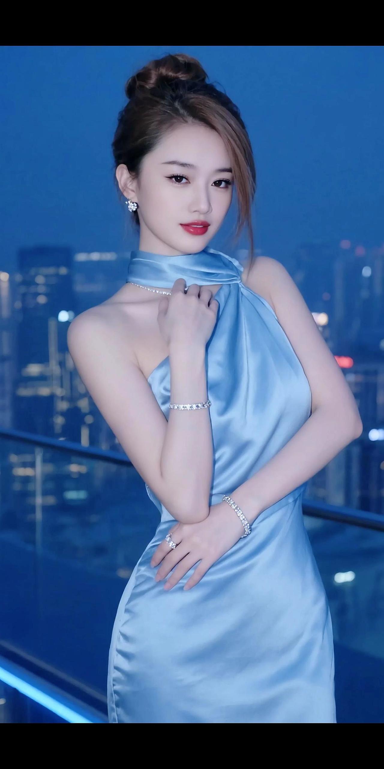 等一个满眼都是我的人～AI蓝裙时尚写真