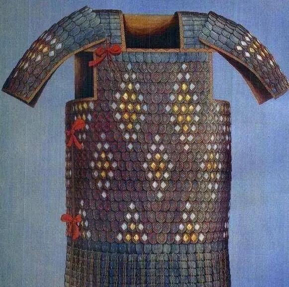 古代私藏刀枪弓箭都没事，私藏盔甲为何要被绞死？且历朝历代不能容忍。

手里攥把刀