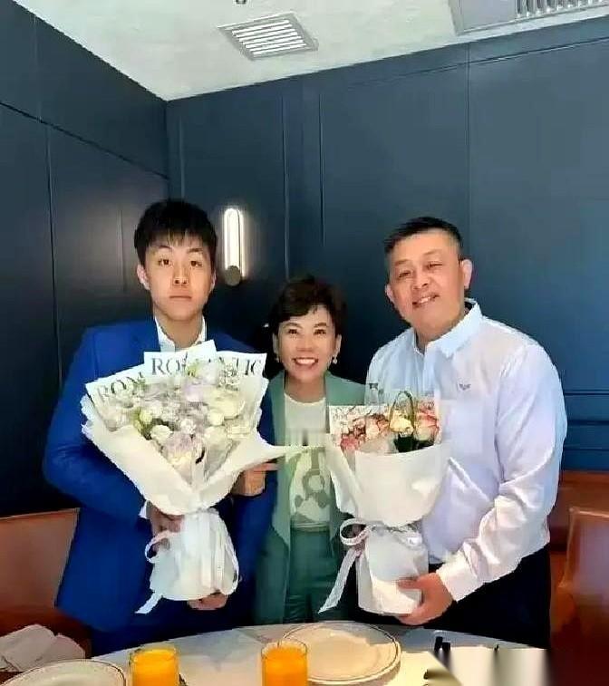 当年大魔王邓亚萍连婚都要结了，结果因为一个疯狂的女球迷插足，她连个解释的机会都没