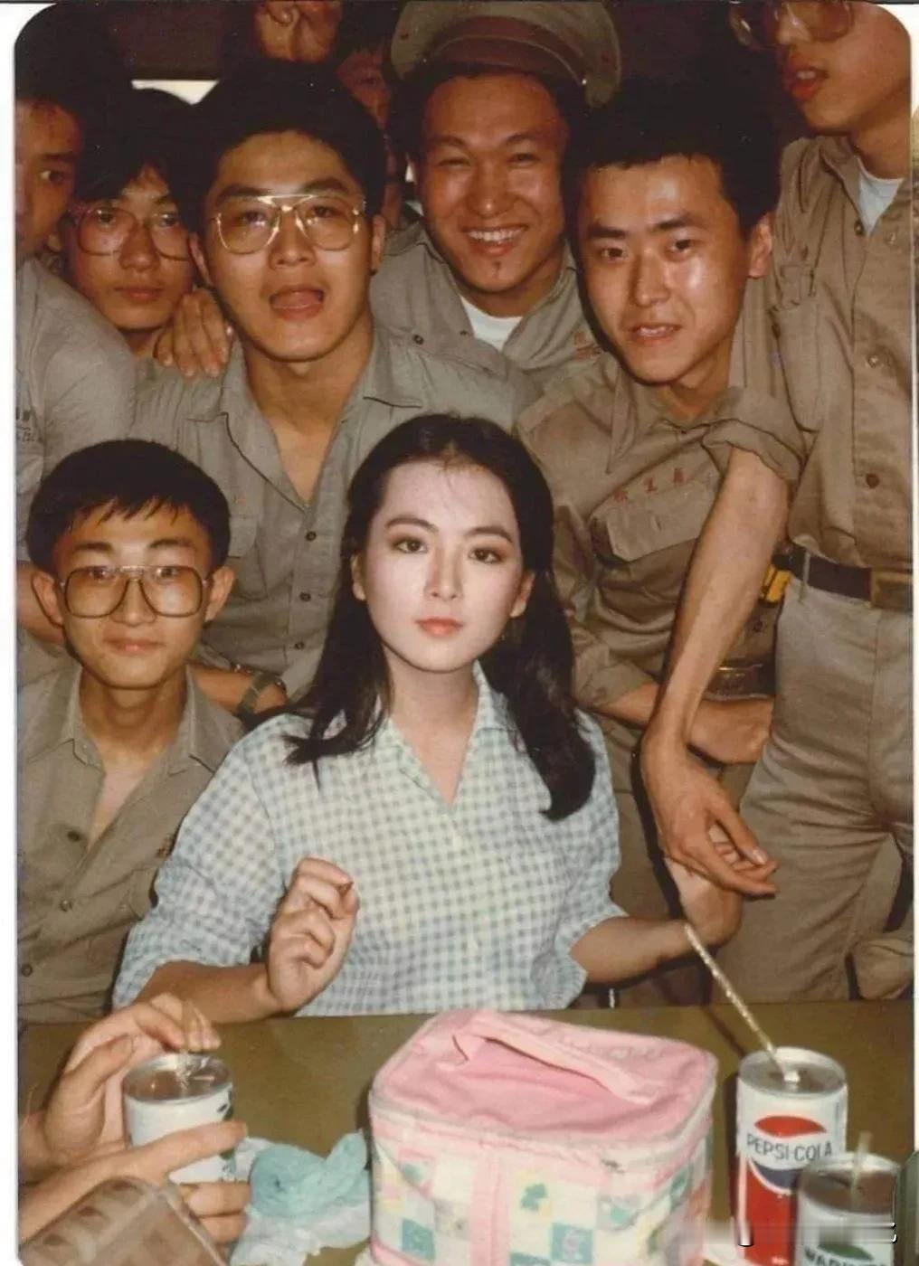 赵咏馨
90年代零美颜