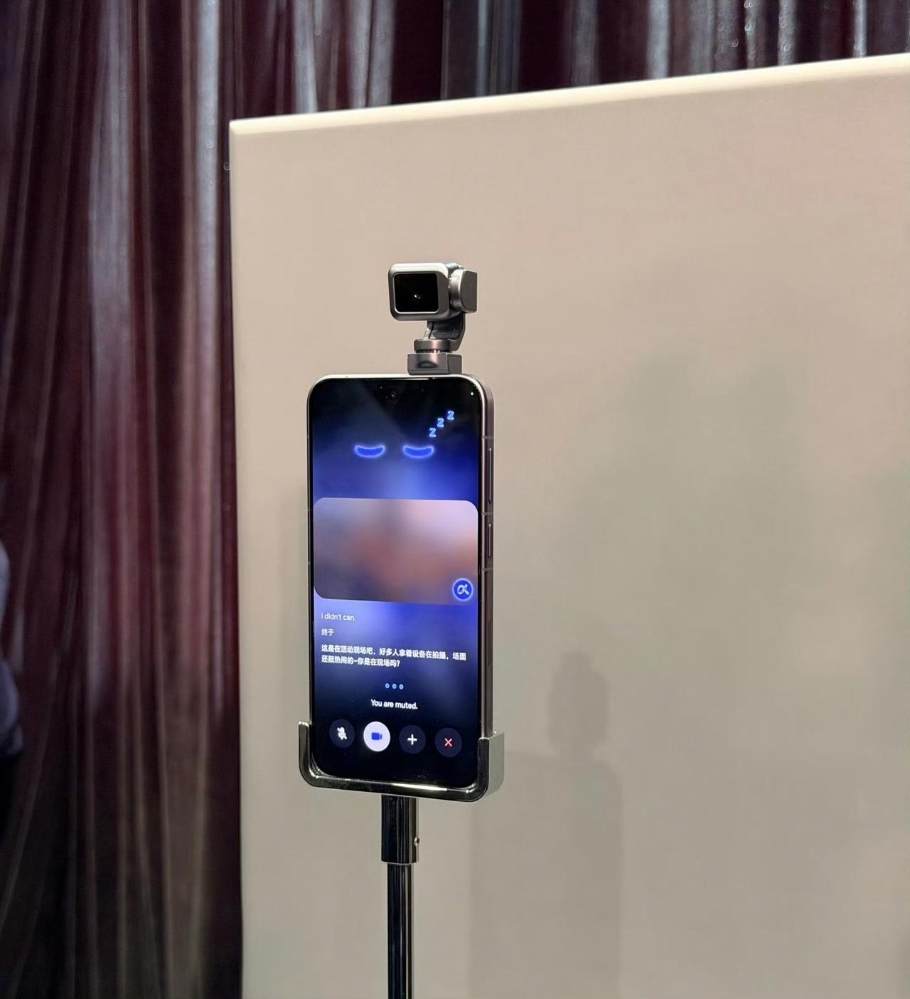 荣耀Robot Phone（8月上市）

云台模组
4DoF钛合金云台，0.8秒