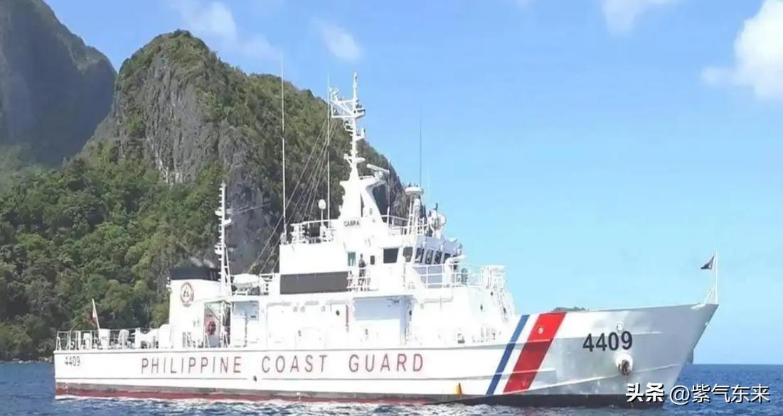 中国海警出于人道主义考虑，允许菲律宾海警转运非法“坐滩”船只1名伤员。

10月