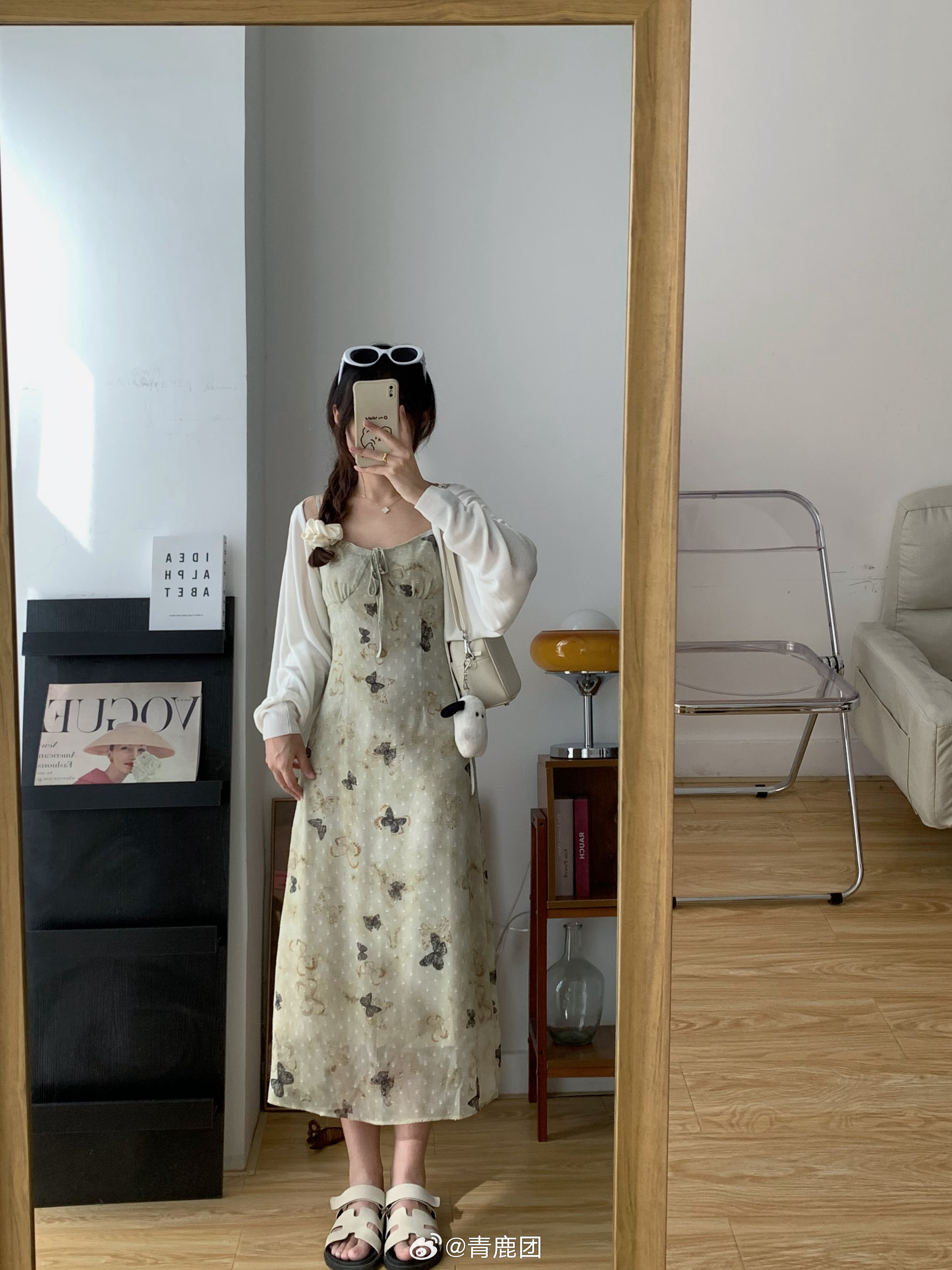 荡袖小坎肩我的上身图今晚：搜集了一下之前坎肩搭配吊带裙的上身图和普通开衫搭配吊带