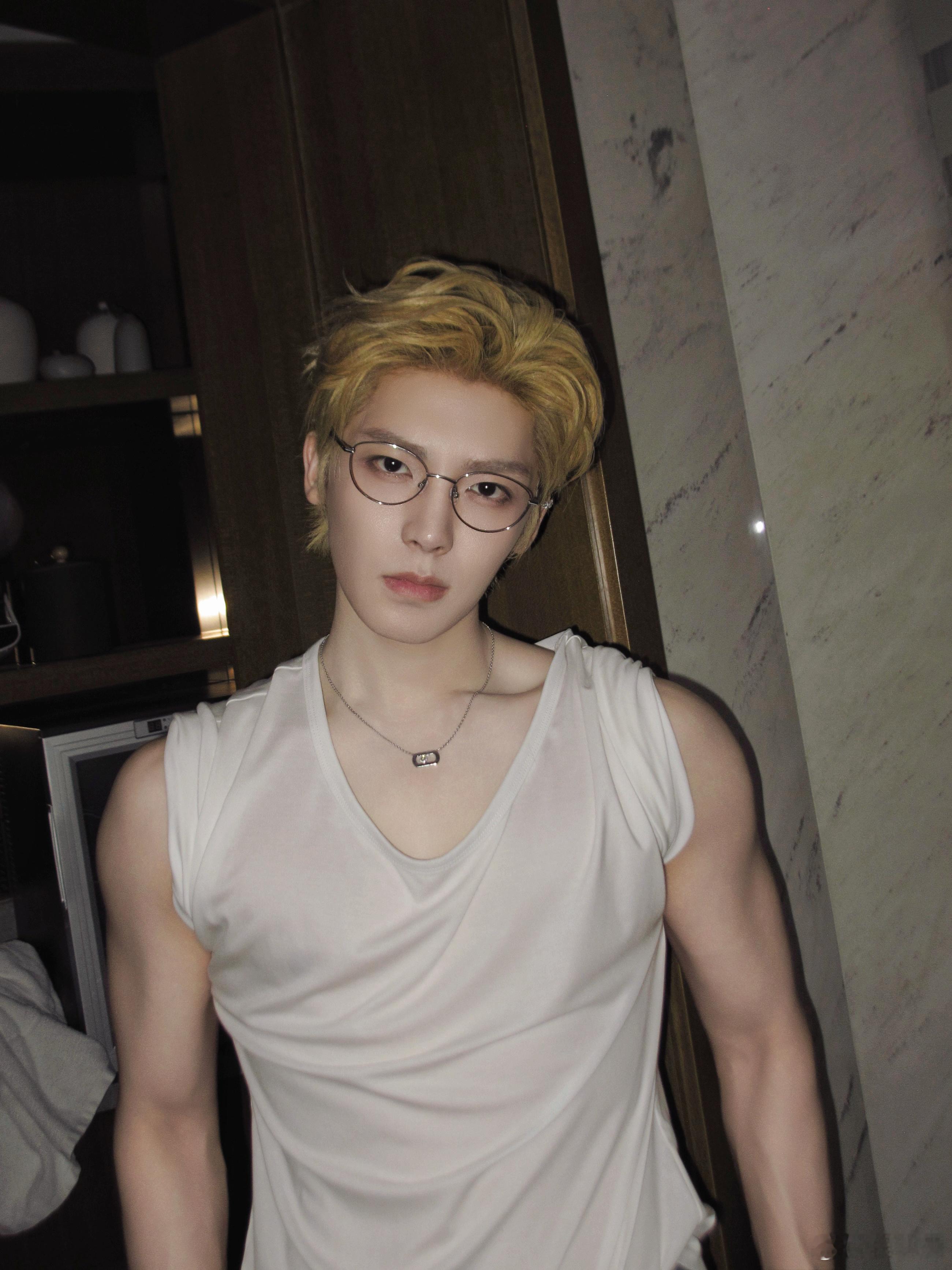 侯明昊 🤤 