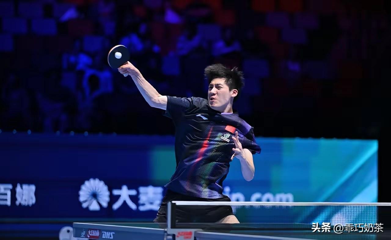 王皓心里开始嘀咕了，
难道国乒男队的危机真的来了？

他冥思苦想，深知未来几年，