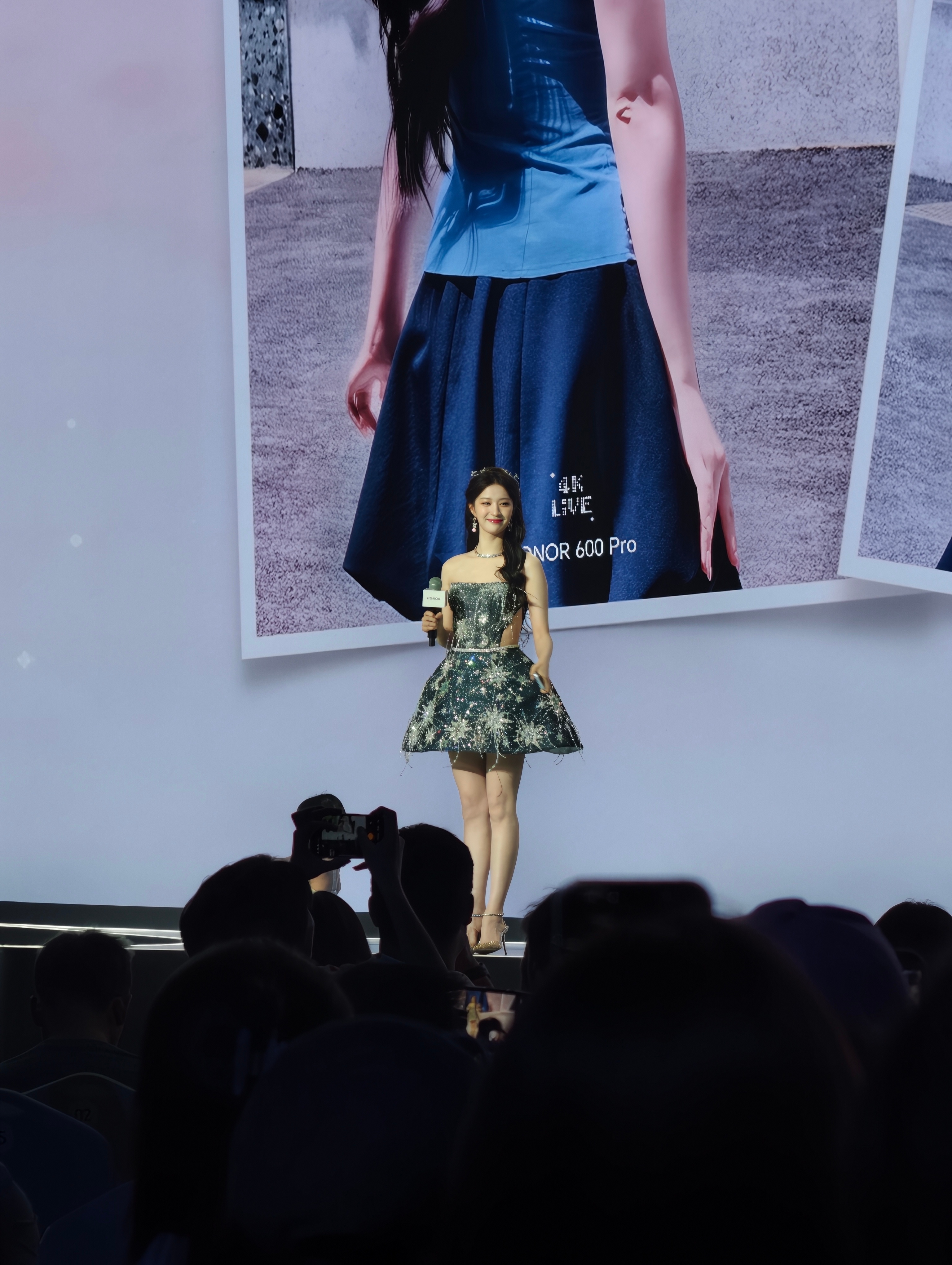 荣耀600王楚然真好看啊这次发布会来值了 厦门