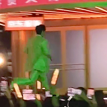 屁股好big 王一博[超话]  