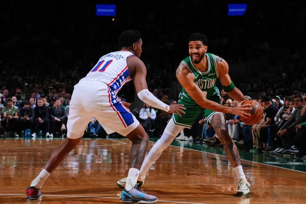 第二组：76人1-1凯尔特人在G1大胜32分破队史纪录后，凯尔特人G2竟然被残阵