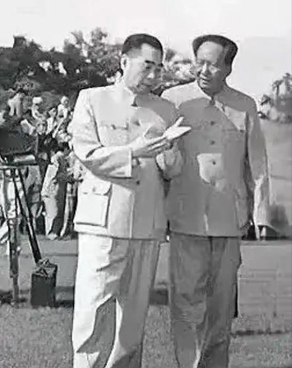 1960年，得知毛主席7个月没吃一口猪肉后，宋庆龄从上海赶到北京给毛主席送来一篓